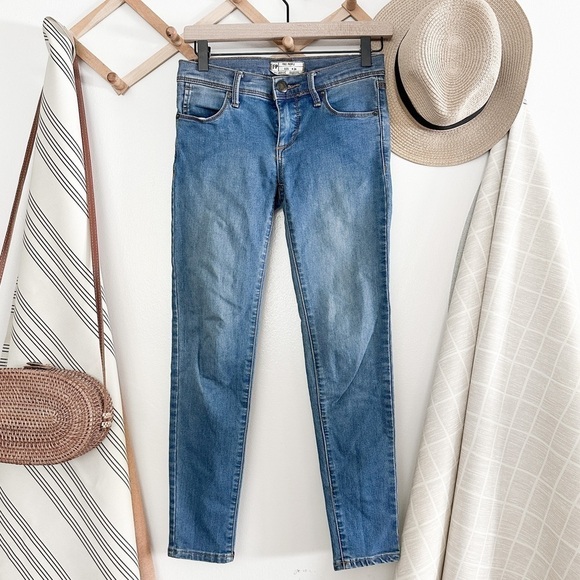 Free People Medium Wash Skinny Jeans - Picture 2 of 8